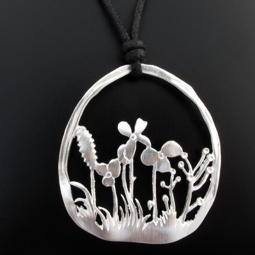 Big Floral Picture Necklace 